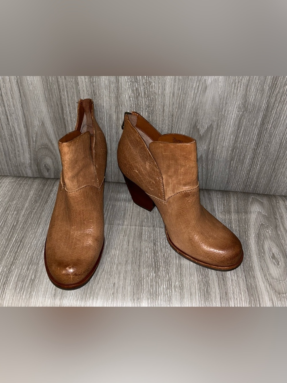 Kork Ease Castaneda ankle bootie stacked block heel leather zip back 7 1/2 M